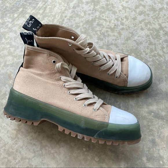 Zara Shoes - Zara womens green lugsole tan canvas boots. Sz 41